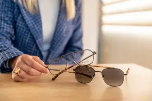 2 paires de lunettes